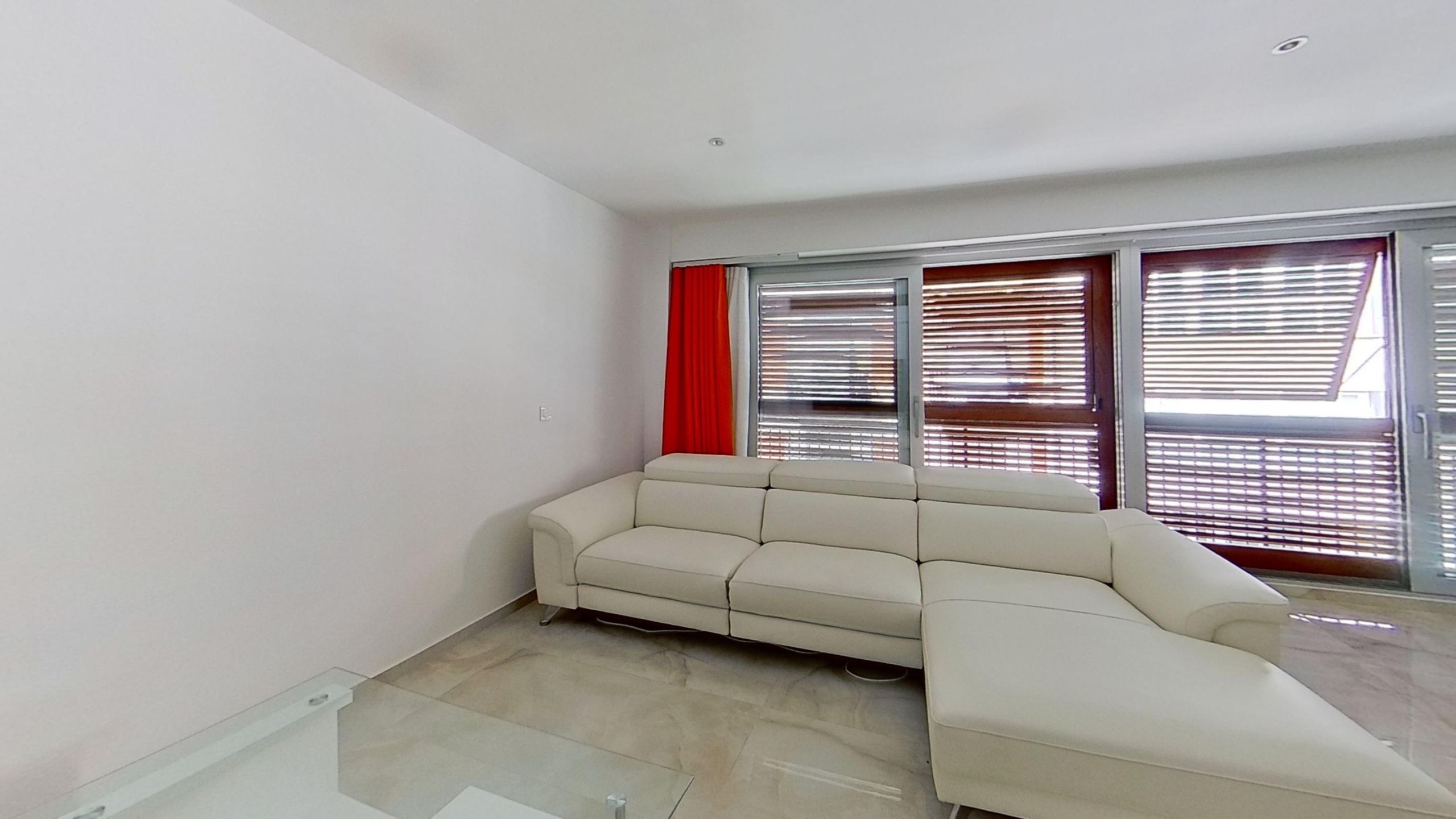 Idealista-111811007-Living-Room 1