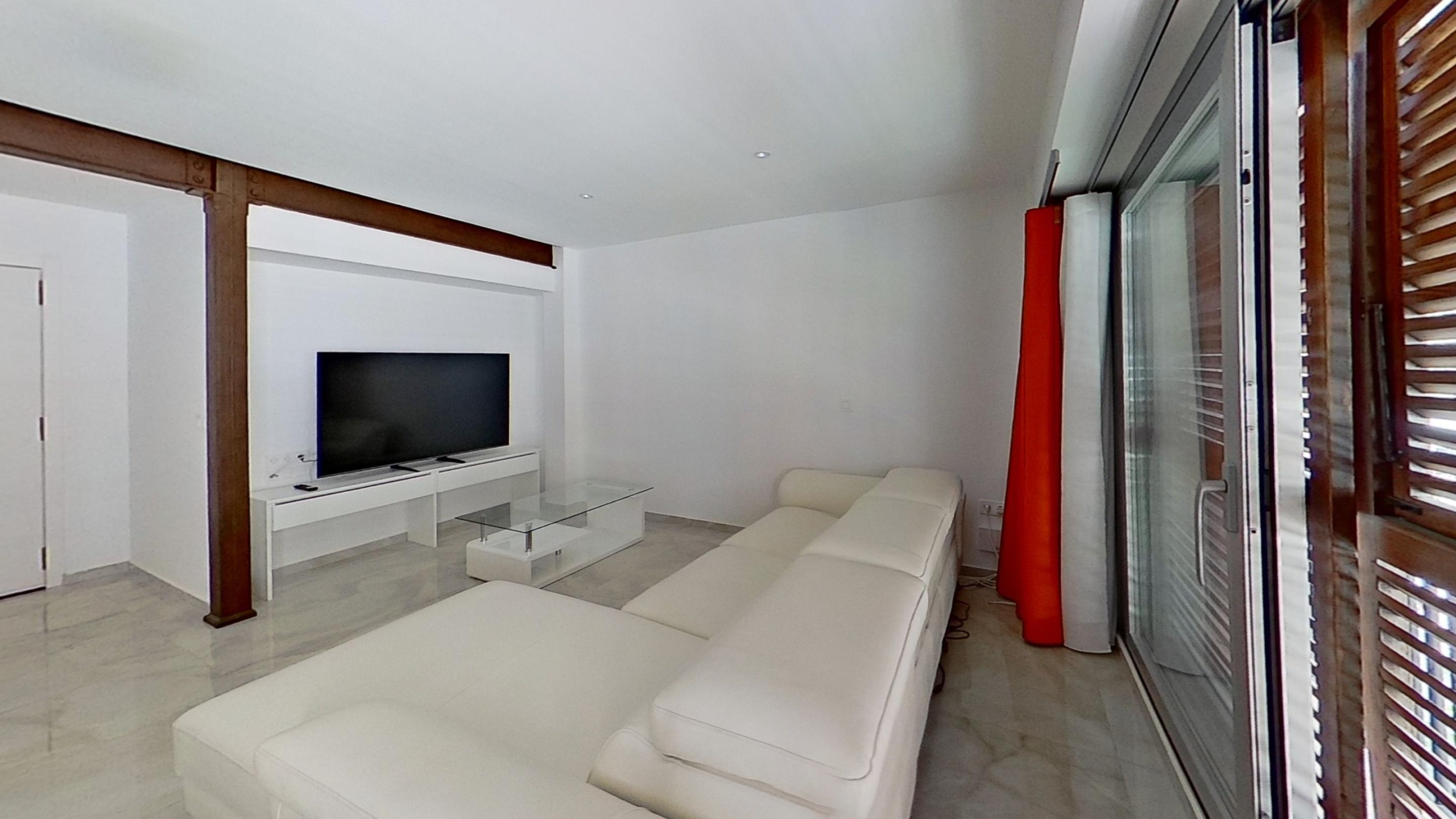 Idealista-111811007-Living-Room